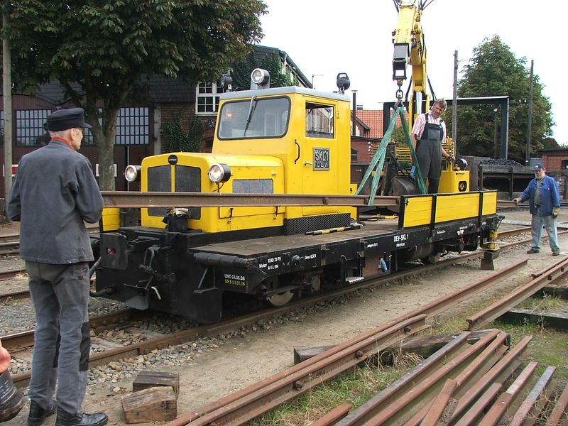 2009-09-30, Museumsbahn Weichenbau24.JPG